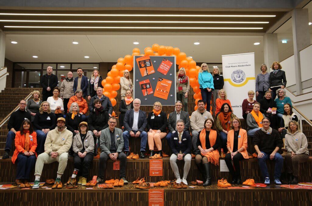 Stopp Gewalt gegen Frauen Stopp Gewalt gegen Frauen