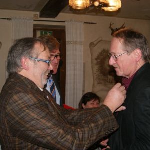 Friedhelm Mintzer geehrt durch Gerd Hüsch und Siegmund Ehrmann MdB. Foto: Andreas Albrecht