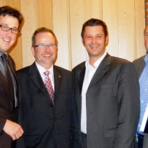 Auf unserem Bild von links: Rene Schneider MdL, Landrat Dr. Ansgar Müller, Atilla Cikoglu und Gerd Drüten