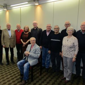 In der Mitte sitzend Werner Meike. Stehend von links: Arthur Rotert, Max Job, Franz-Josef Pieper, Maria Skora-Gewinner, Wolfram Reutlinger, Jakob Güther, Horst Matthee, Horst Nagel, Helga Baldin, Dieter Föhles